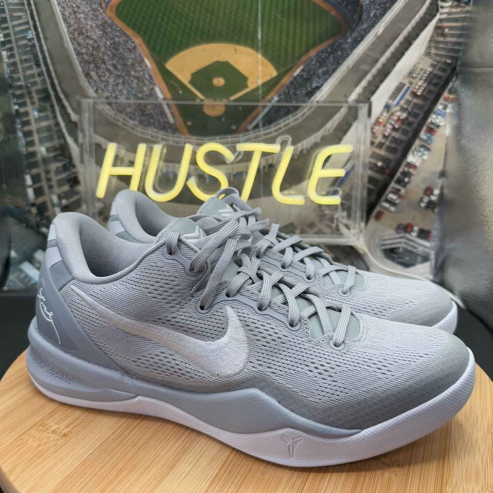 Nike Kobe VIII 8 Wolf Grey Men’s Size 8.5 Basketball Sneakers
